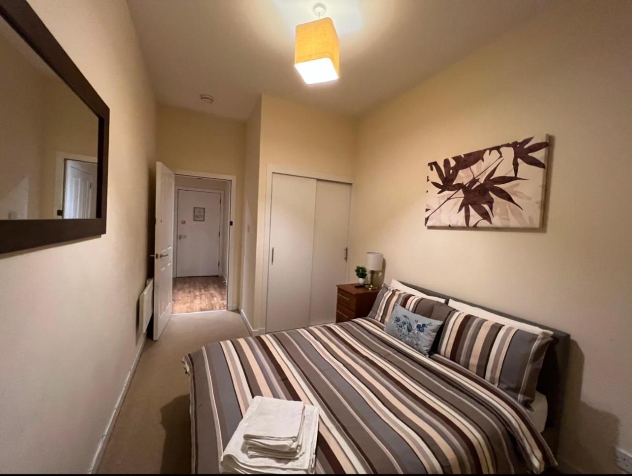 Two Bedrooms Well Equipped Flat-no Party Bed & Breakfast Aberdeen